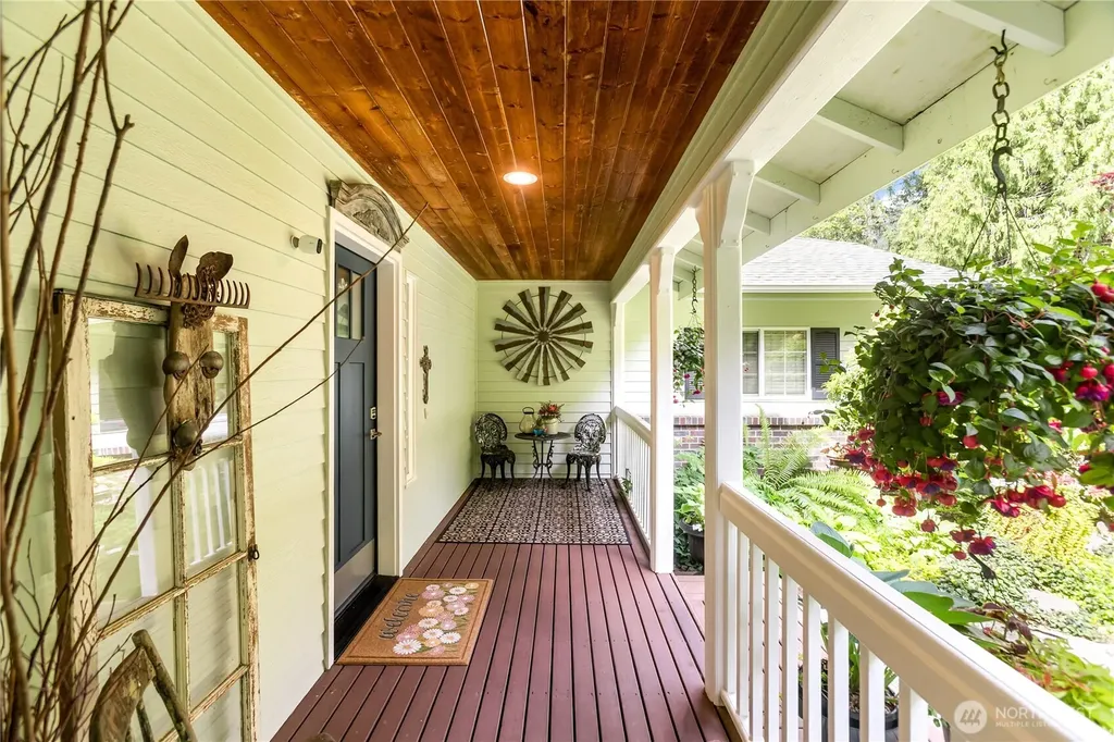 1863 Connery Lane E Port Orchard WA 98366