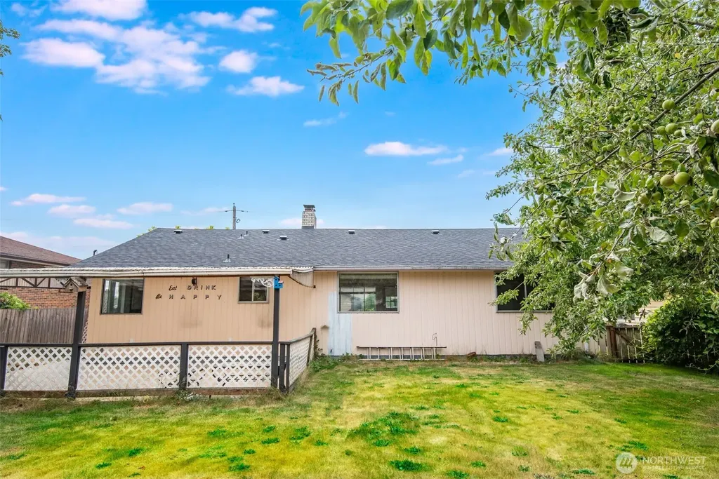 1633 S Geiger Tacoma WA 98465