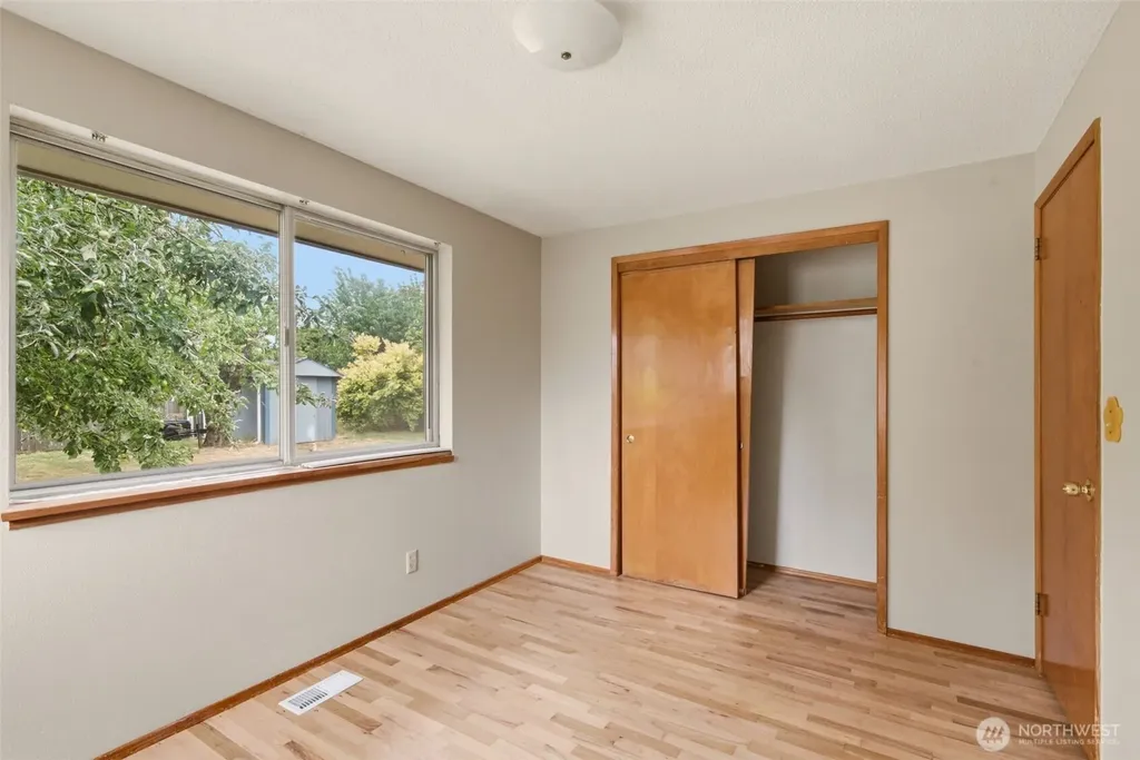 1633 S Geiger Tacoma WA 98465