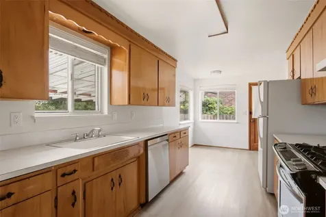 1633 S Geiger Tacoma WA 98465