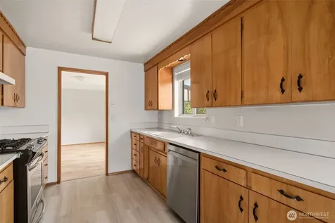 1633 S Geiger Tacoma WA 98465