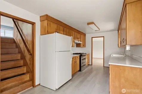 1633 S Geiger Tacoma WA 98465