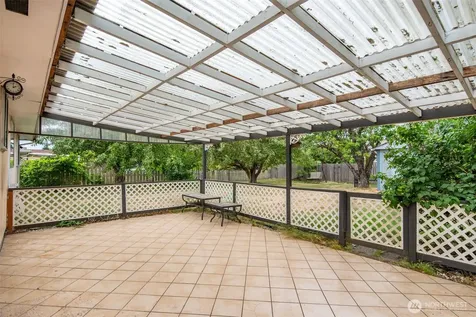 1633 S Geiger Tacoma WA 98465