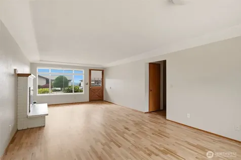 1633 S Geiger Tacoma WA 98465