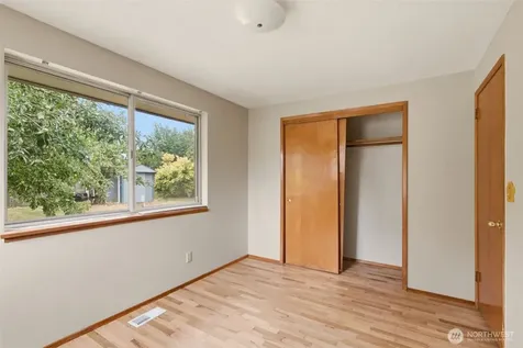 1633 S Geiger Tacoma WA 98465