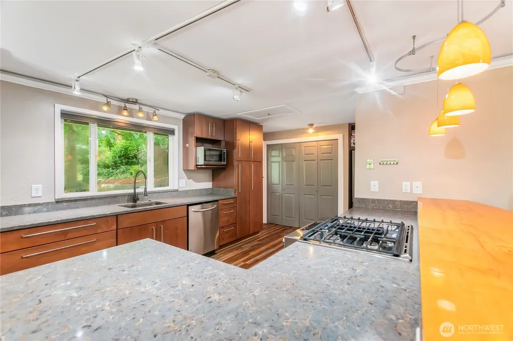 3202 19th Street Bremerton WA 98312