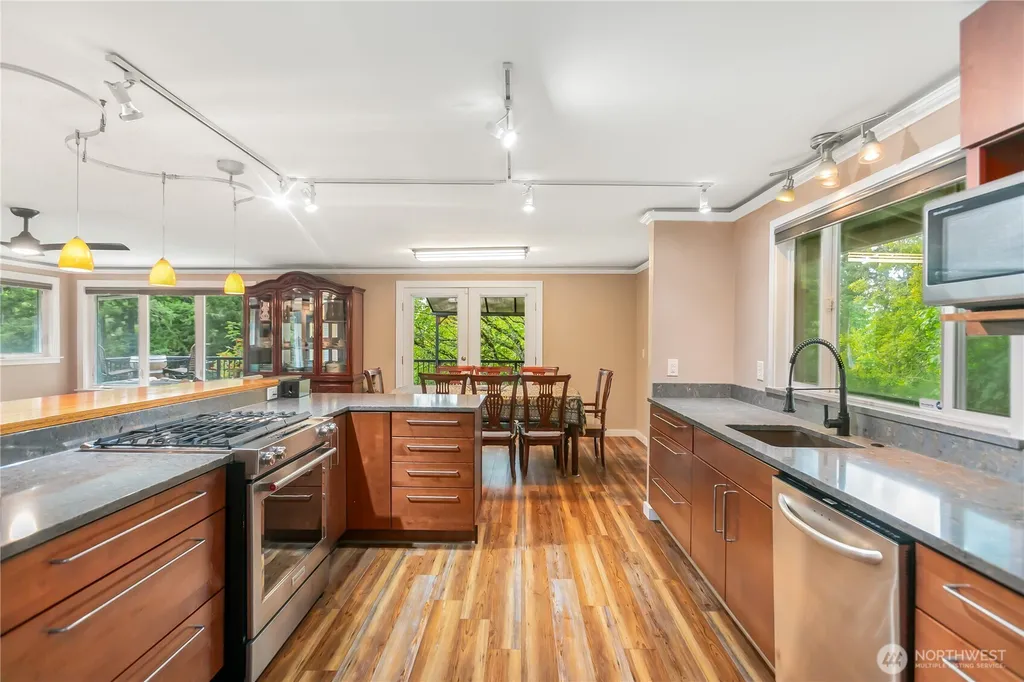 3202 19th Street Bremerton WA 98312