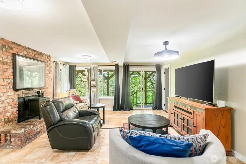 3202 19th Street Bremerton WA 98312