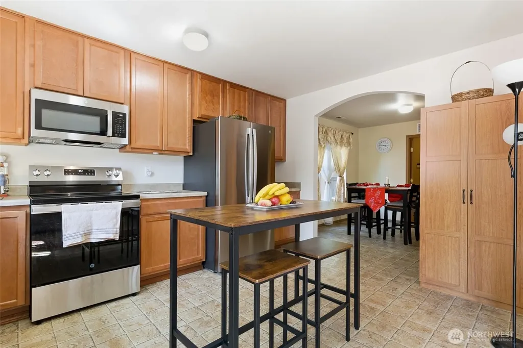 943 Candlestick Lane SW Olympia WA 98512