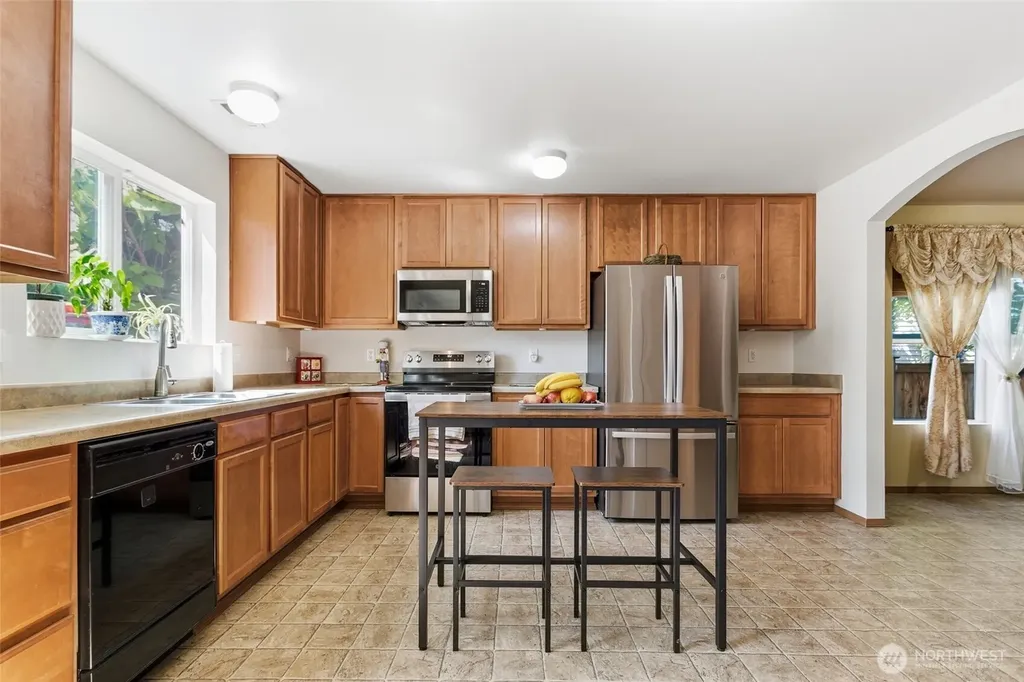 943 Candlestick Lane SW Olympia WA 98512