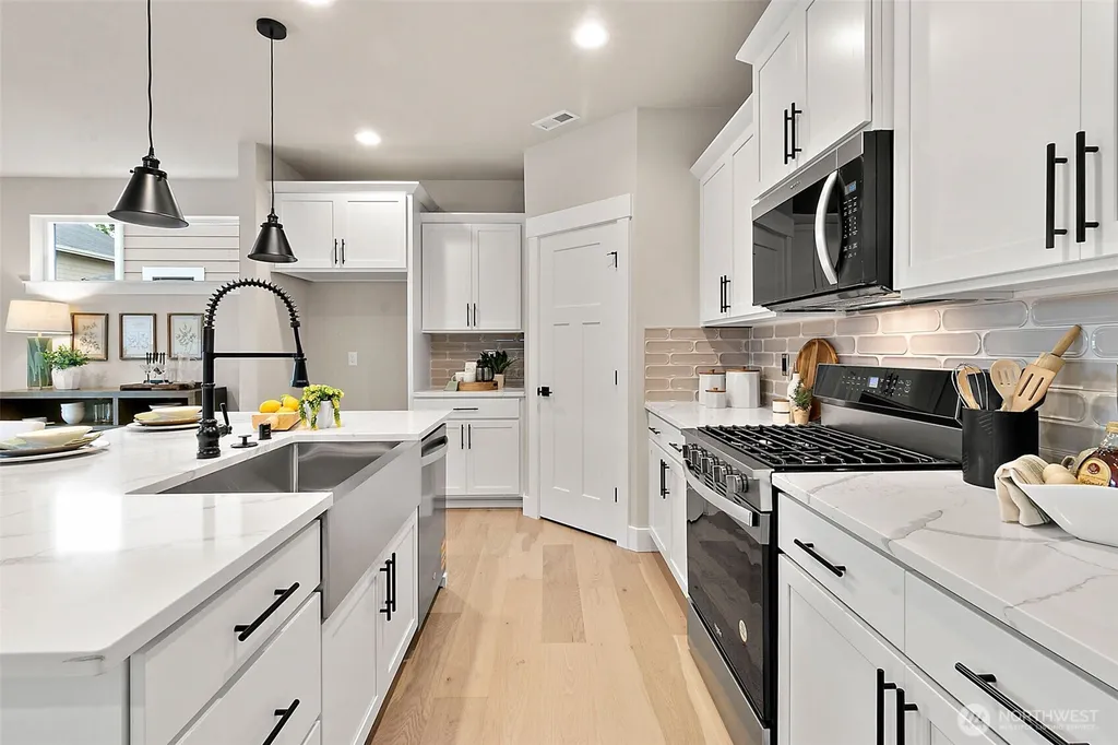 14223 SE 284th Place Kent WA 98042