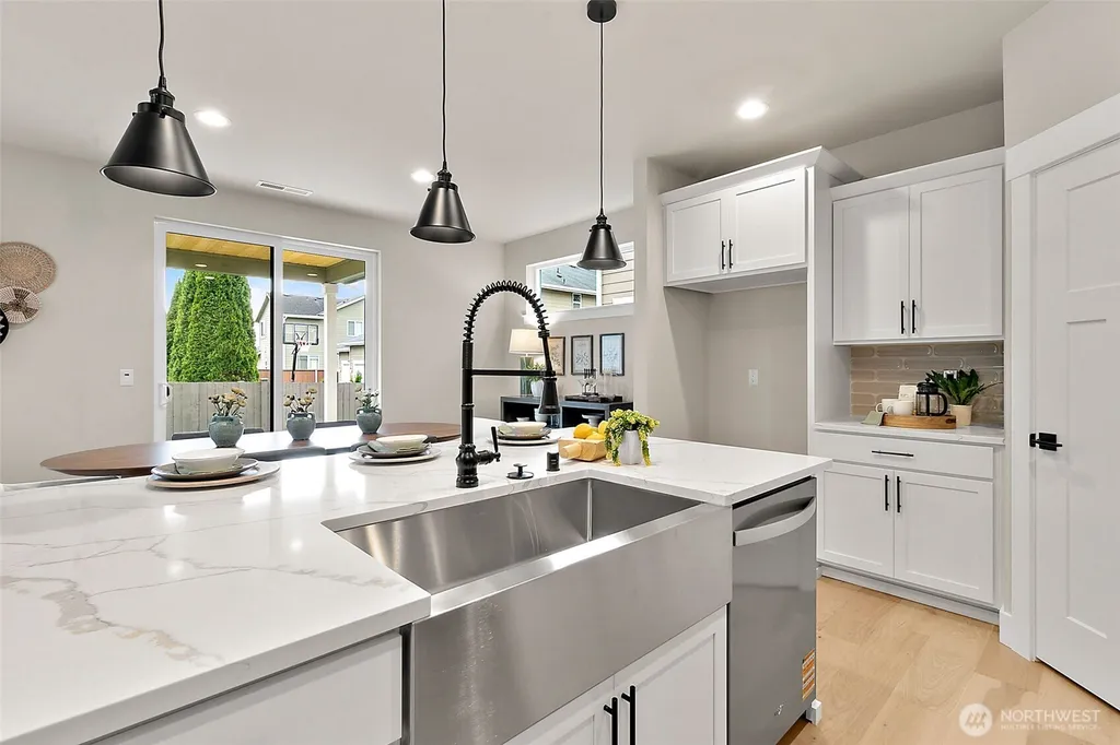 14223 SE 284th Place Kent WA 98042