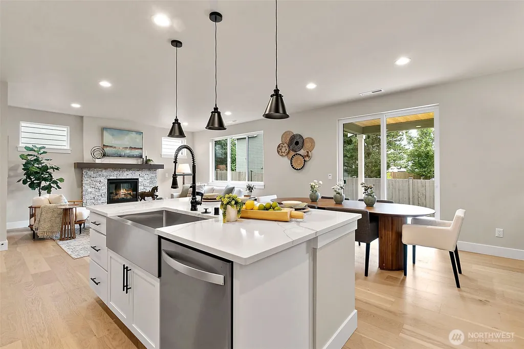 14223 SE 284th Place Kent WA 98042