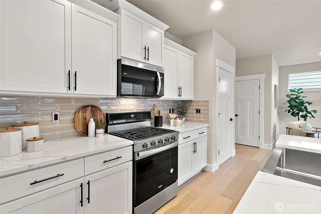 14223 SE 284th Place Kent WA 98042