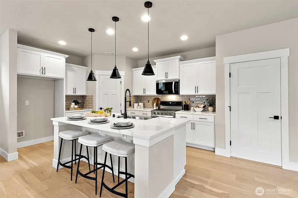 14223 SE 284th Place Kent WA 98042