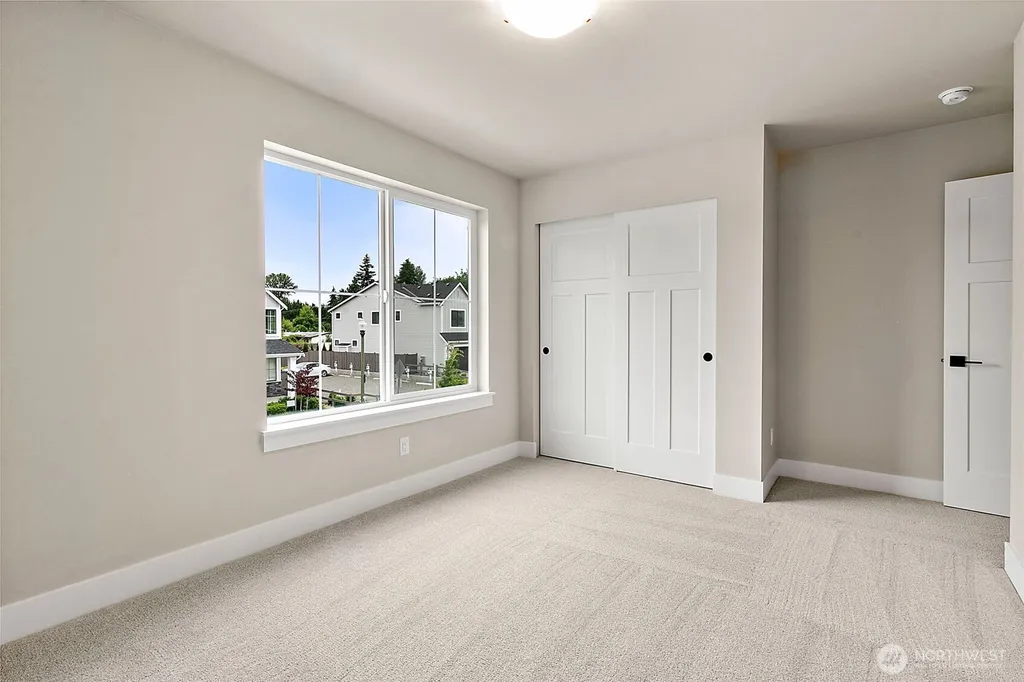14223 SE 284th Place Kent WA 98042