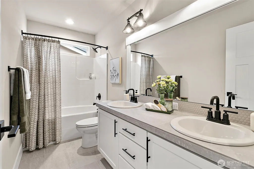 14223 SE 284th Place Kent WA 98042