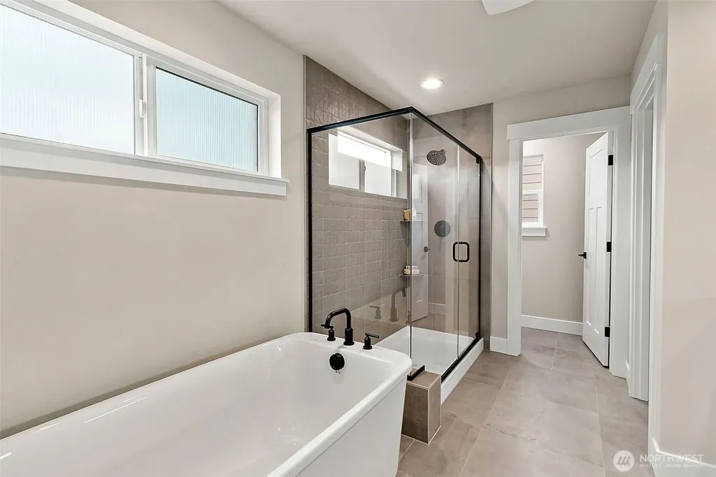 14223 SE 284th Place Kent WA 98042