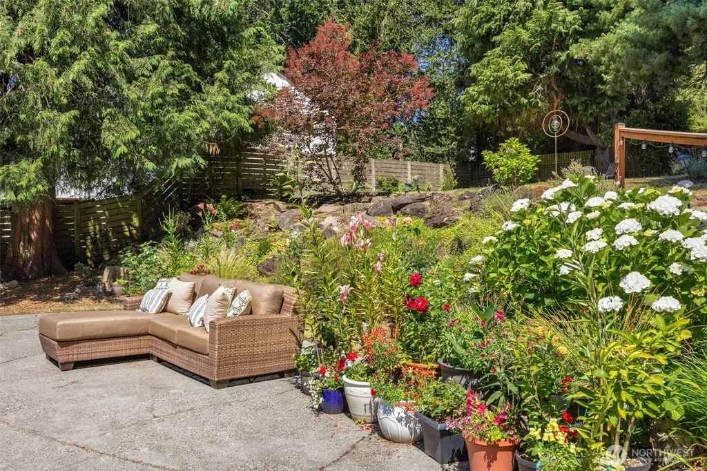 2360 NE 90th Street Seattle WA 98115