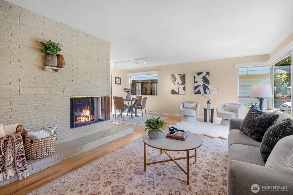 2360 NE 90th Street Seattle WA 98115
