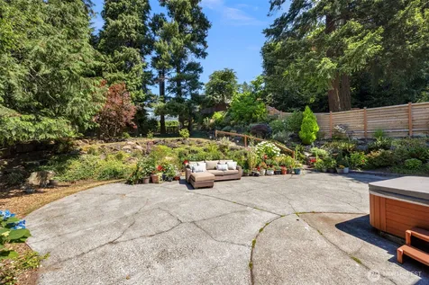 2360 NE 90th Street Seattle WA 98115