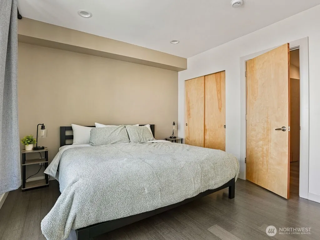 6911 California Avenue SW Seattle WA 98136