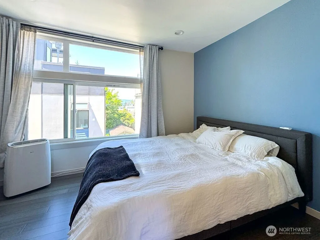 6911 California Avenue SW Seattle WA 98136