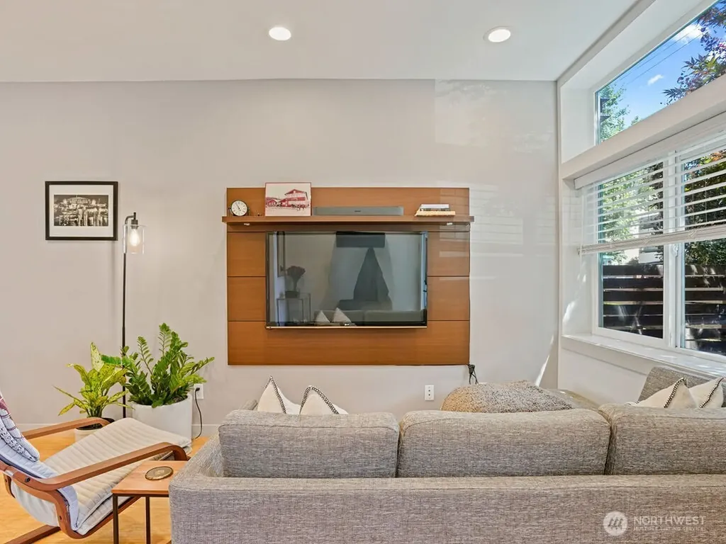 6911 California Avenue SW Seattle WA 98136