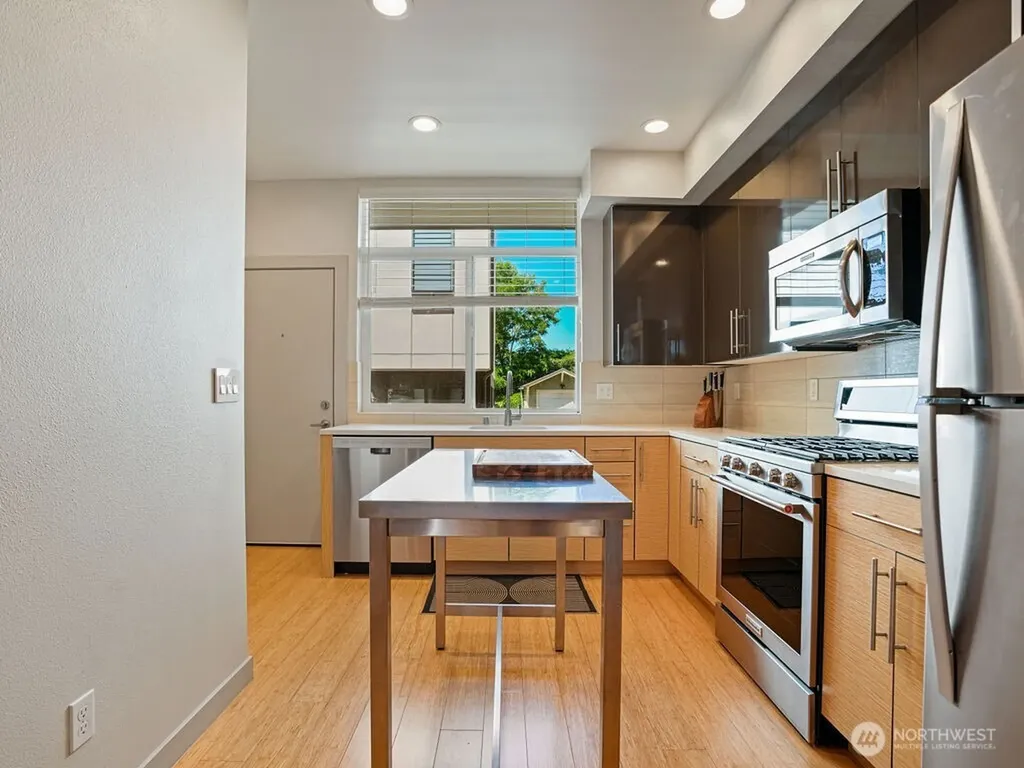 6911 California Avenue SW Seattle WA 98136