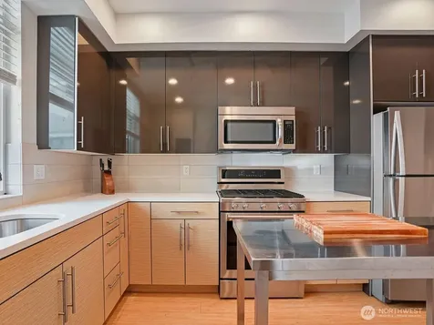 6911 California Avenue SW Seattle WA 98136