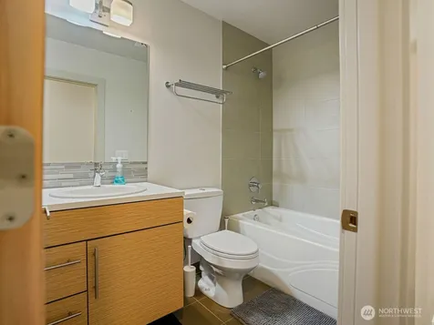 6911 California Avenue SW Seattle WA 98136