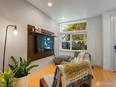 6911 California Avenue SW Seattle WA 98136