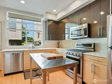 6911 California Avenue SW Seattle WA 98136