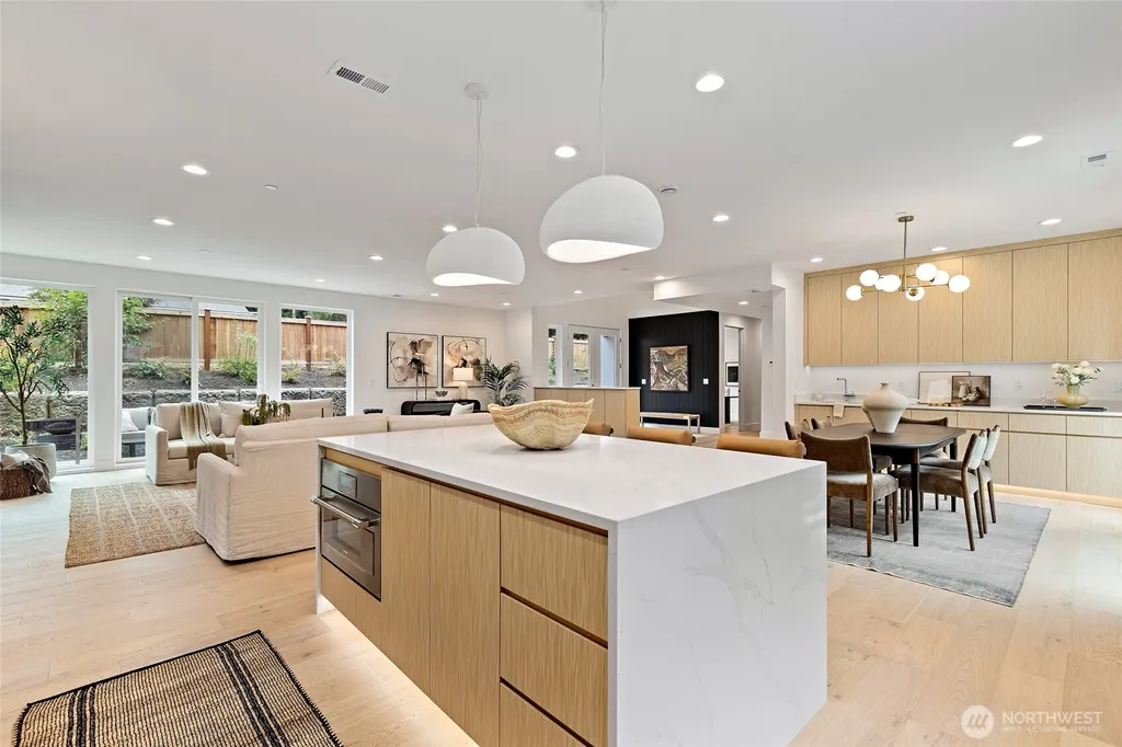 3983 162nd Place NW Bellevue WA 98006