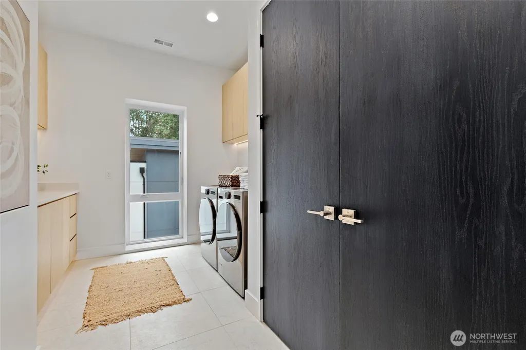 3983 162nd Place NW Bellevue WA 98006