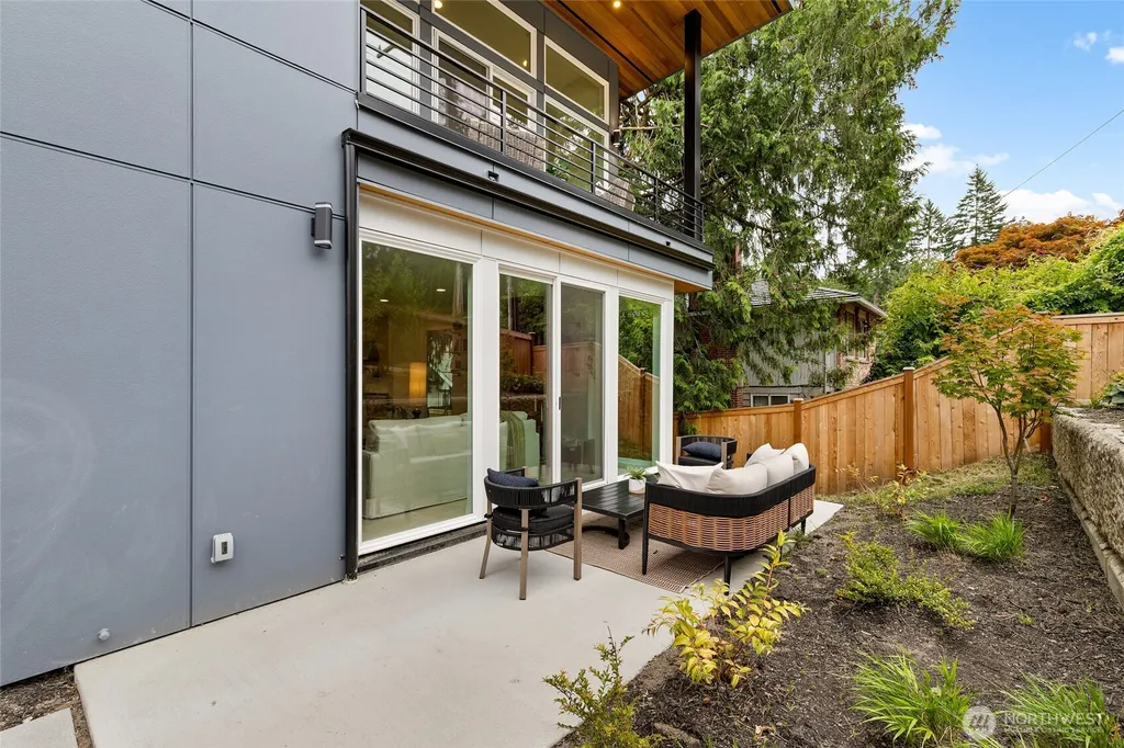 3983 162nd Place NW Bellevue WA 98006