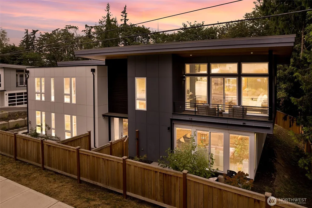 3983 162nd Place NW Bellevue WA 98006