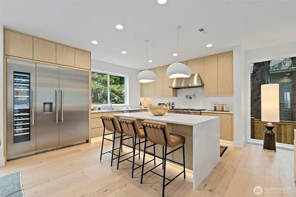 3983 162nd Place NW Bellevue WA 98006