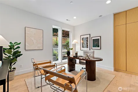 3983 162nd Place NW Bellevue WA 98006
