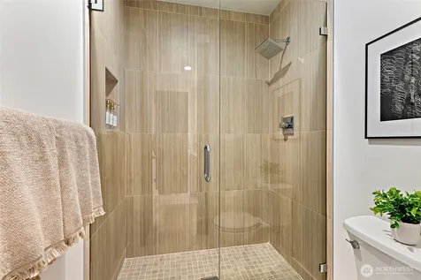 3983 162nd Place NW Bellevue WA 98006