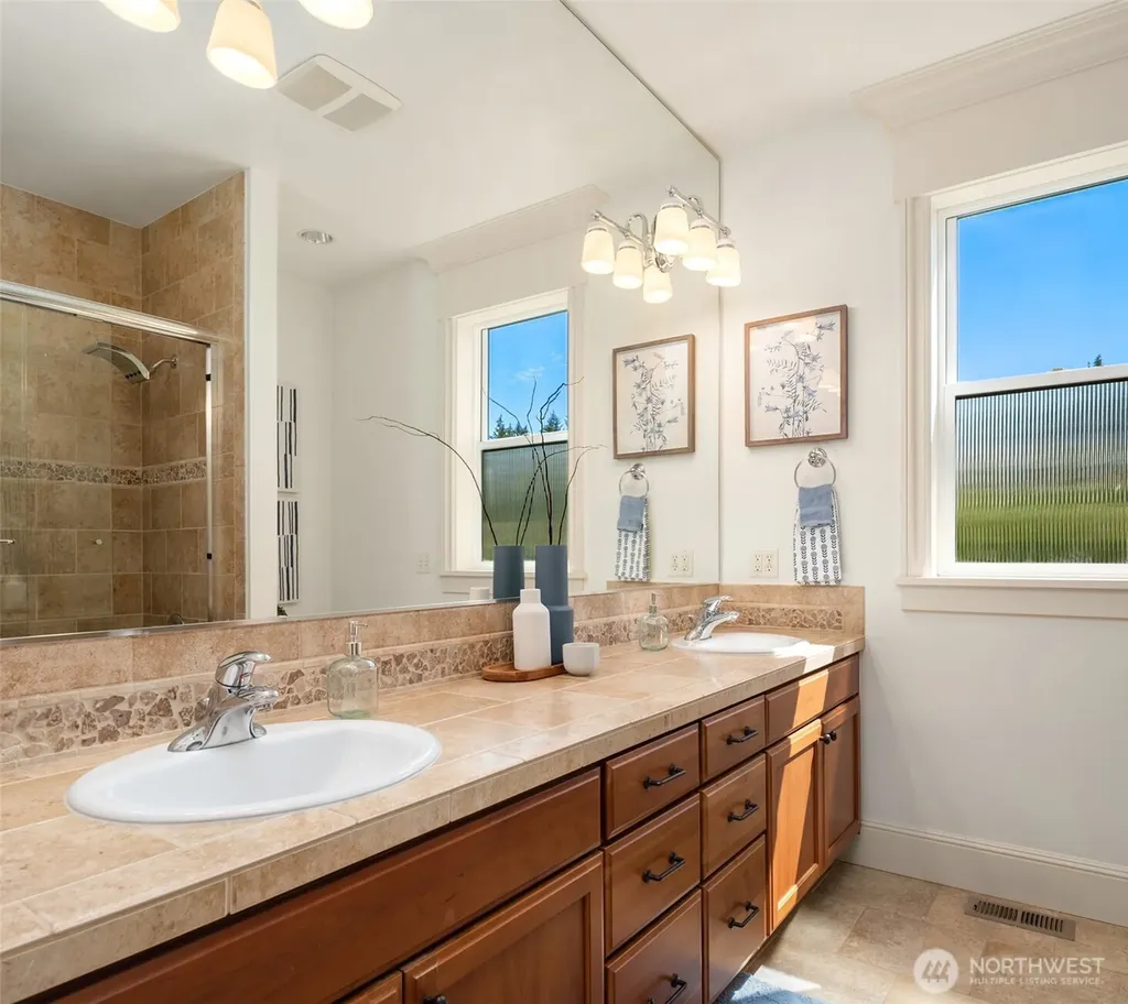 4717 NE 50th Street Seattle WA 98105