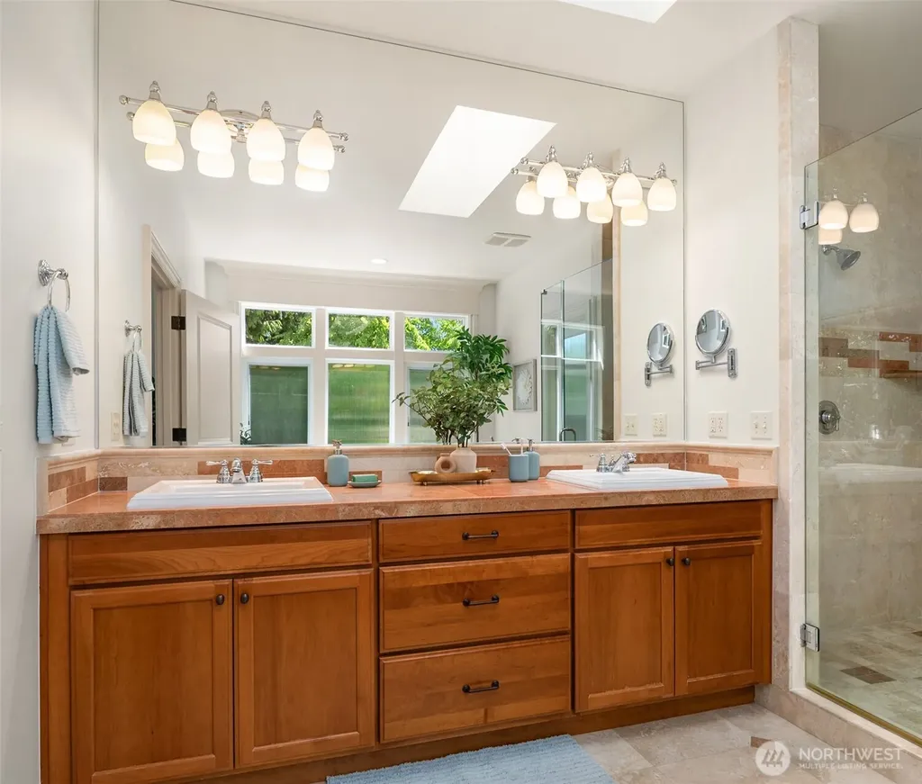 4717 NE 50th Street Seattle WA 98105
