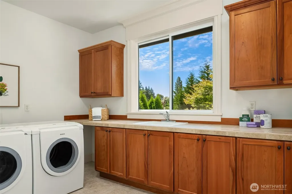 4717 NE 50th Street Seattle WA 98105