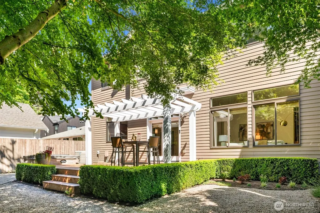 4717 NE 50th Street Seattle WA 98105