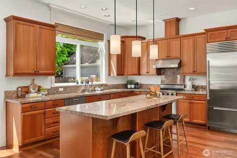 4717 NE 50th Street Seattle WA 98105