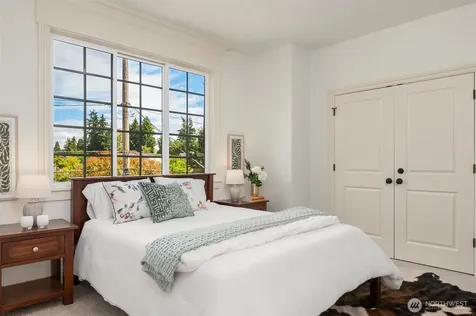 4717 NE 50th Street Seattle WA 98105