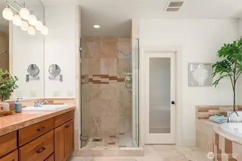 4717 NE 50th Street Seattle WA 98105