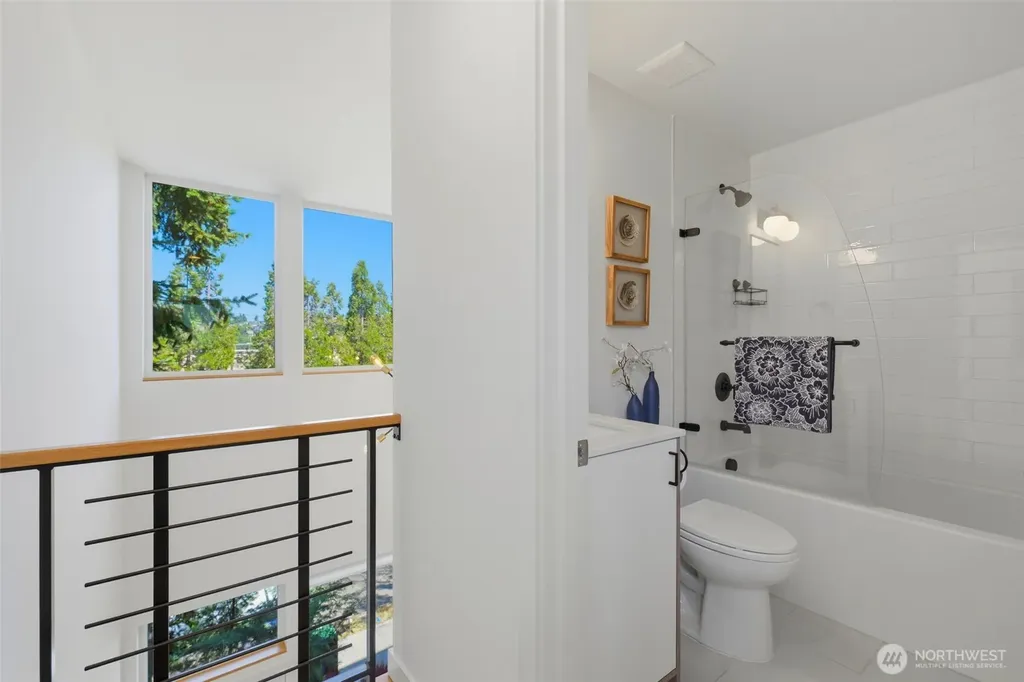 3645 22nd Avenue W Seattle WA 98199