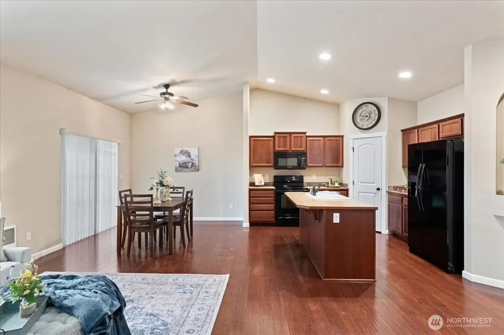 17820 35th Avenue E Tacoma WA 98446