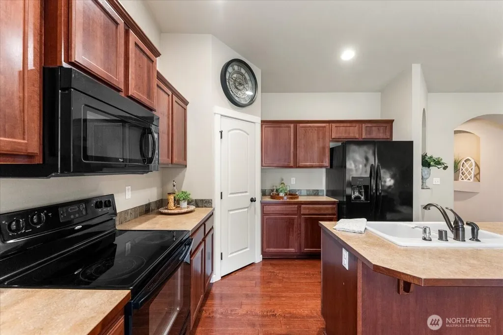17820 35th Avenue E Tacoma WA 98446